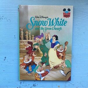 Disney Snow White and the Seven Dwarfs Book